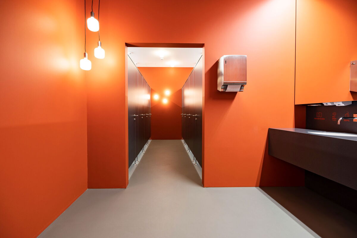 Wall coating in orange