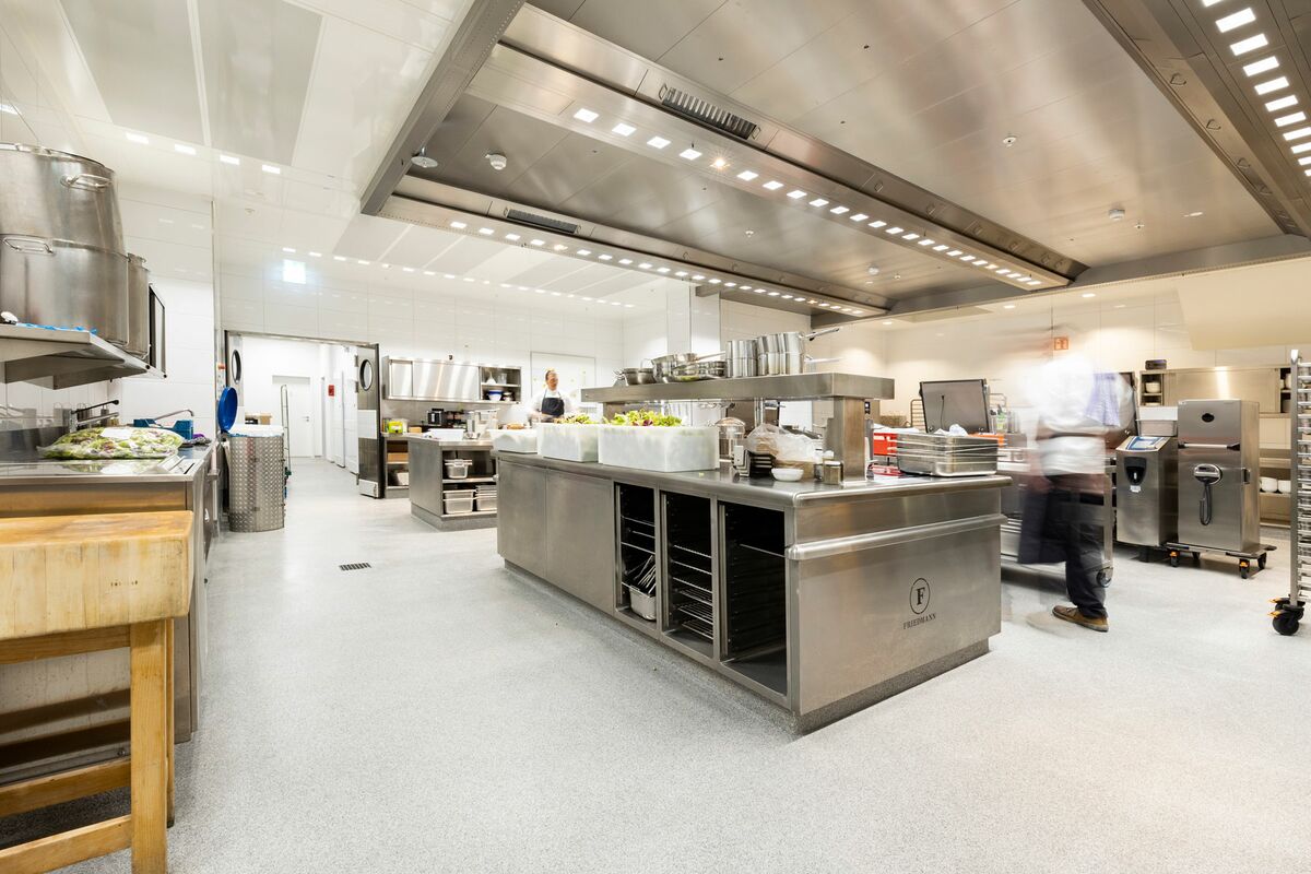 Crack-bridging floor coating for kitchens with waterproofing