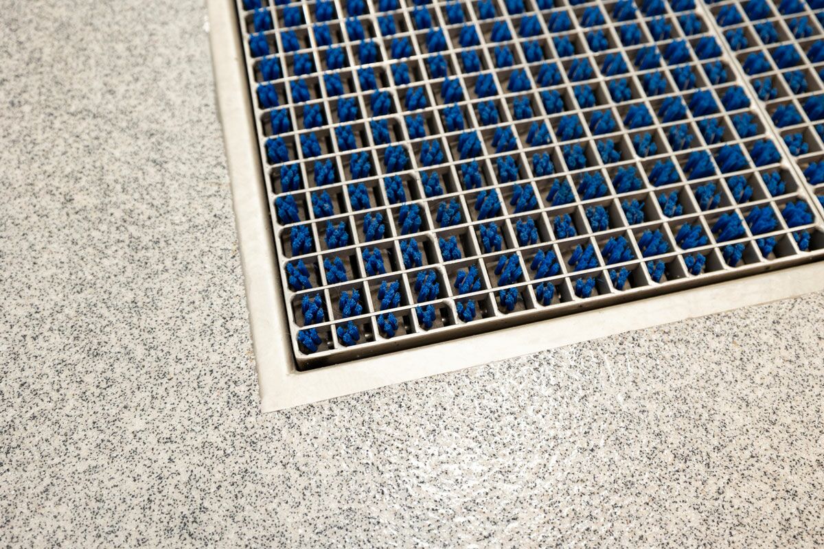 Shaft in the floor coating